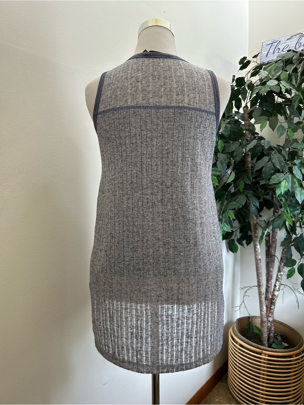 Doe & Rae • Long Blue Tank - Picture 4 of 6